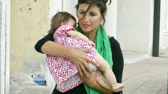 Yolanda Díaz con su hija en la reunión del Consello Nacional de Esquerda Unida