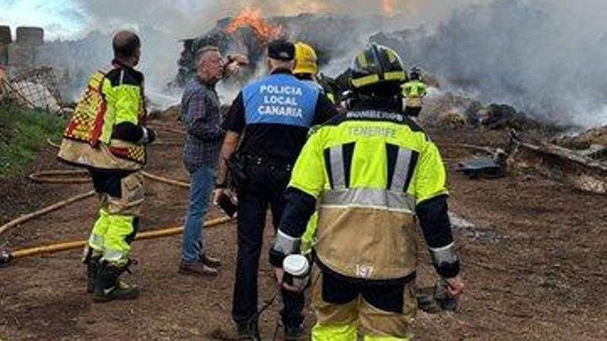 Intervienen para sofocar el incendio en una granja en Tenerife