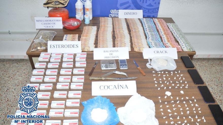 Material incautado por la Policía Nacional en el laboratorio de drogas hallado en Santa Cruz de Tenerife.