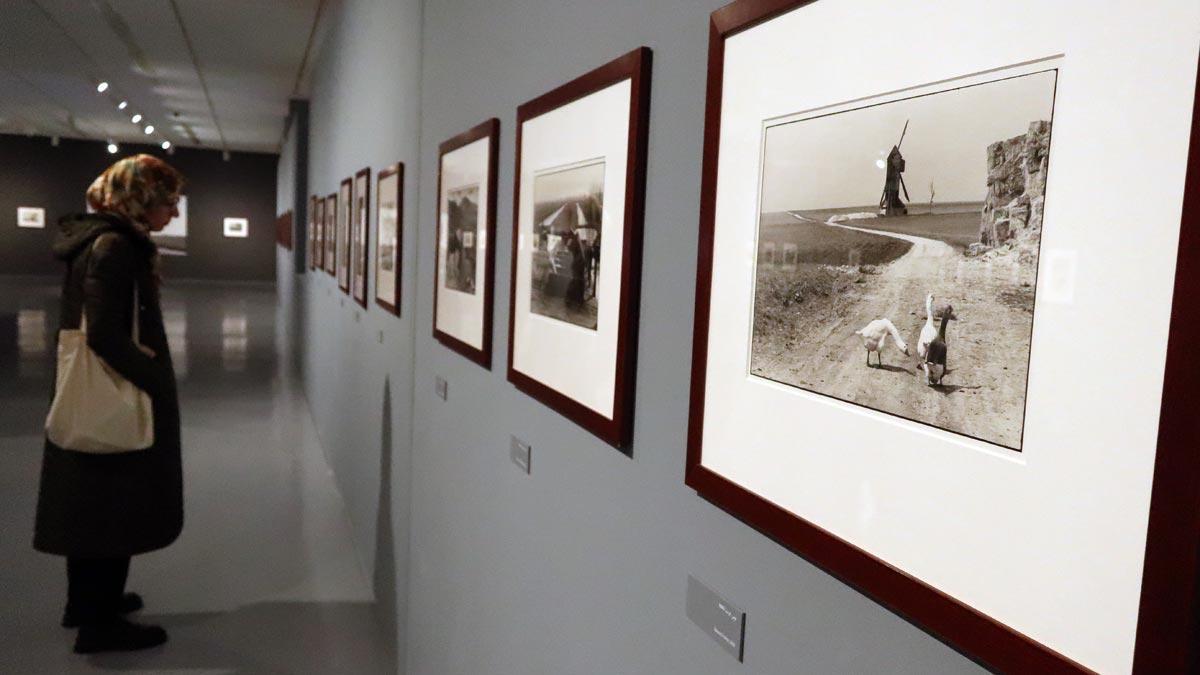 El instante decisivo de Cartier-Bresson llega a Rabat en su primera muestra africana.