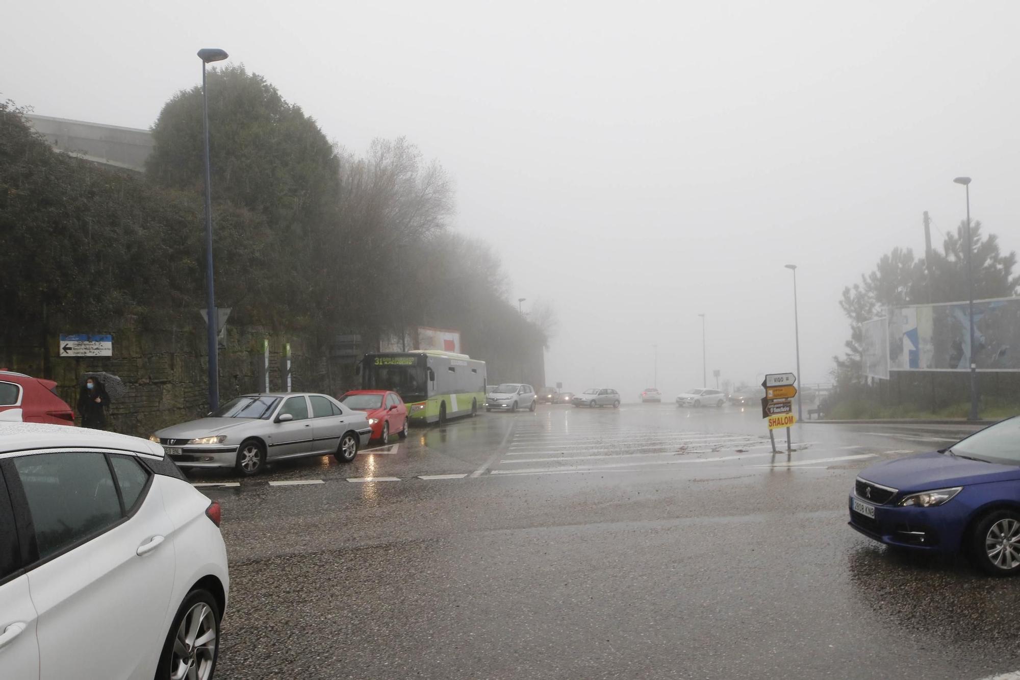 Una mañana de colapso para pruebas PCR en el Autocovid del Meixoeiro