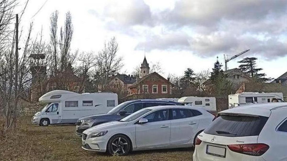 Un aparcament provisional als afores de Puigcerdà