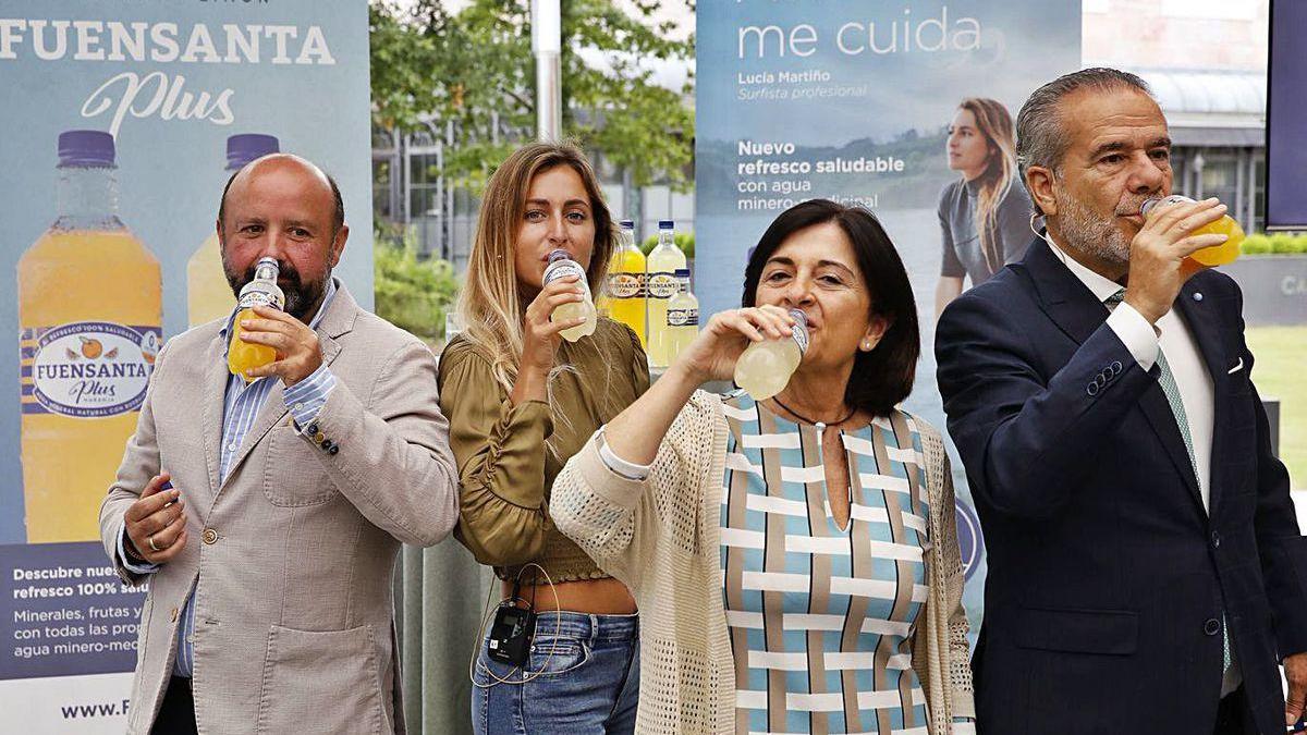 Por la izquierda, José Miguel Fernández Rodríguez, Lucía Martiño, Esther Cueli y José Luis Fernández Martín-Cano, durante la presentación de la nueva línea de negocio.