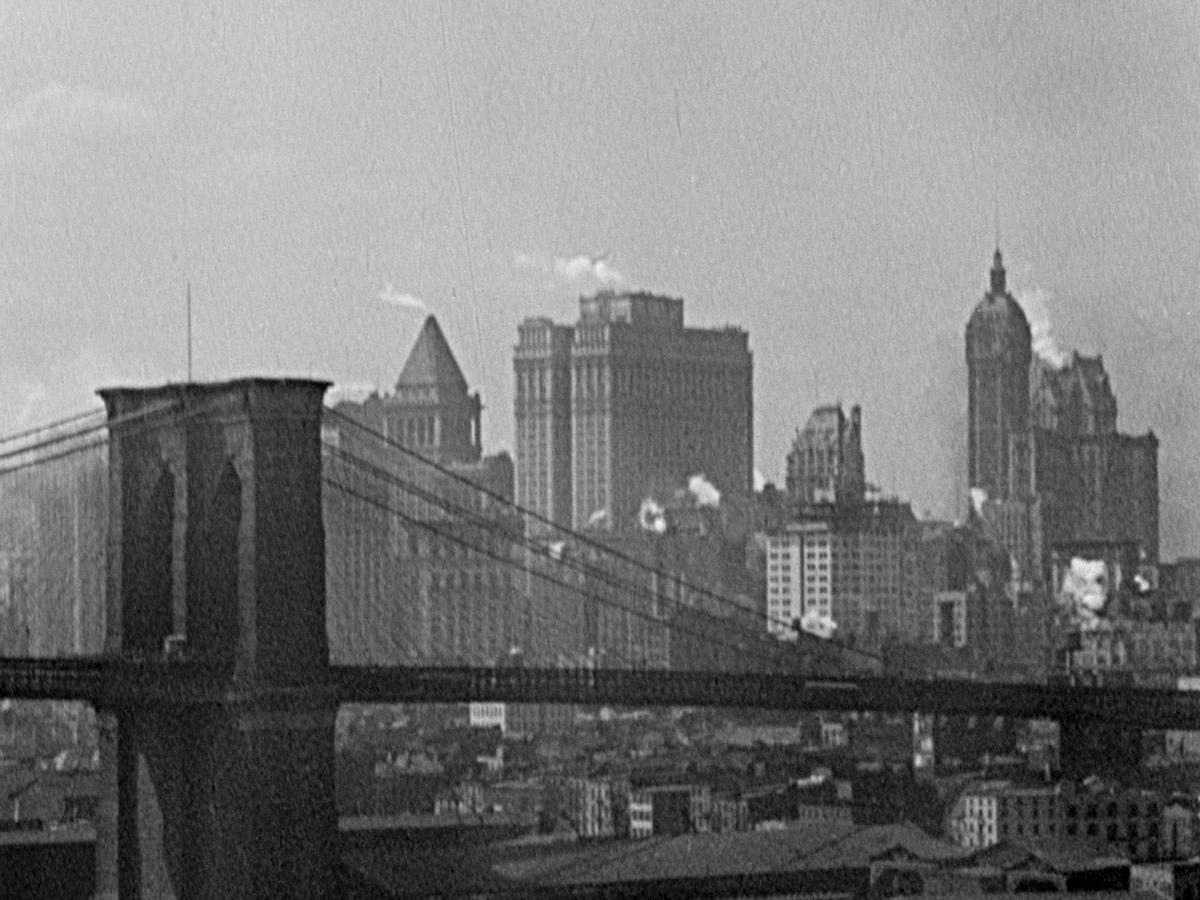 Fotograma de 'Manhattan', de Charles Sheeler y Paul Strand.