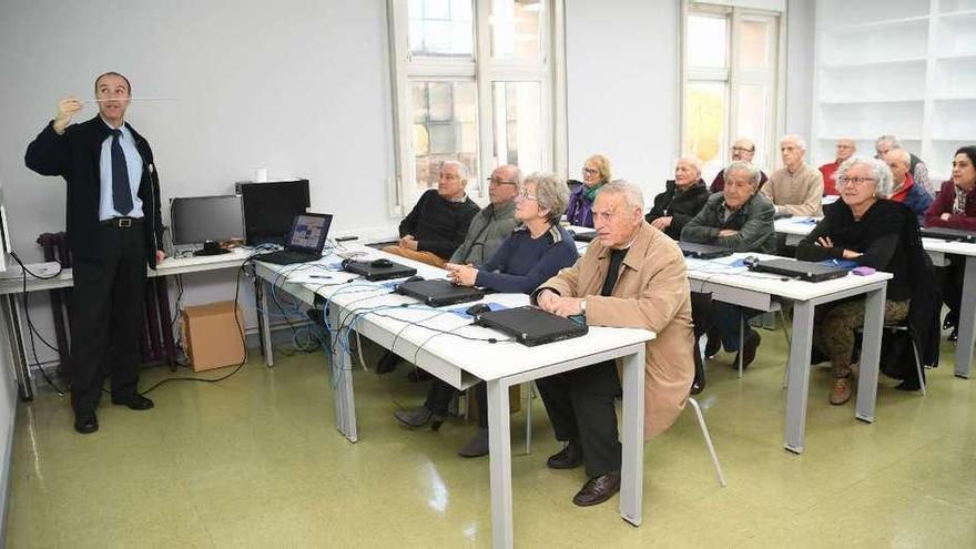 Afundación celebra un taller de banca móvil