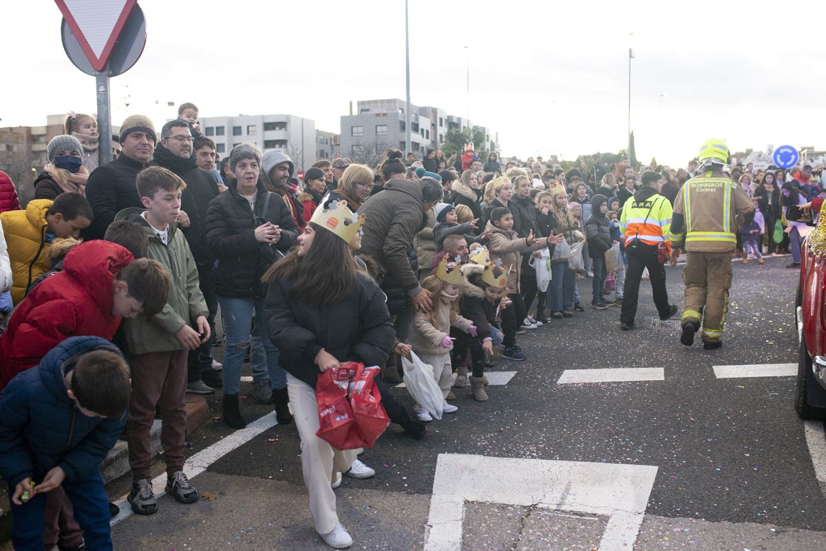 Fotogalería | Así fue la cabalgata de Reyes Magos en Cáceres