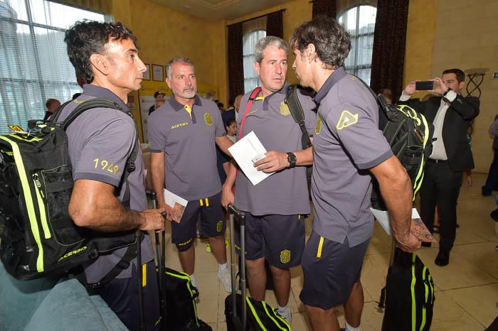 Llegada de la Unión Deportiva Las Palmas al ...