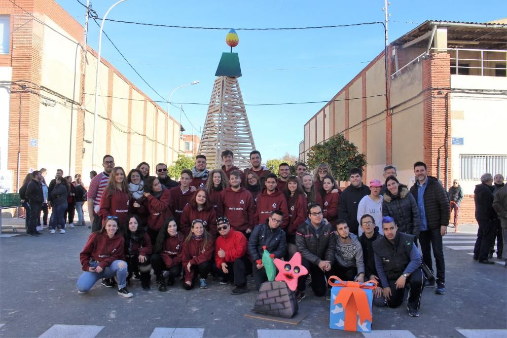 Los alumnos de primer año del Ciclo Formativo han sido los responsables de construir el "Pí"