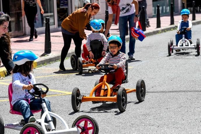 TELDE. SAN GREGORIO. TELDE. Telde cambia la hora. En la zona comercial abierta de San Gregorio se celebra el cambio de hora con diversas actividades. Hay ludoparque gigante, tiro con arco para niños, feria de artesanía, karts, entre otros.  | 30/03/2019 | Fotógrafo: Juan Carlos Castro