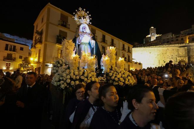 Así ha sido la procesión del Santo Entierro en Ibiza