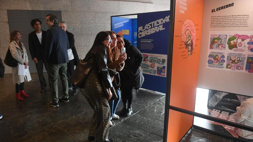 La exposición Menssana en la Domus busca concienciar sobre salud mental y población juvenil