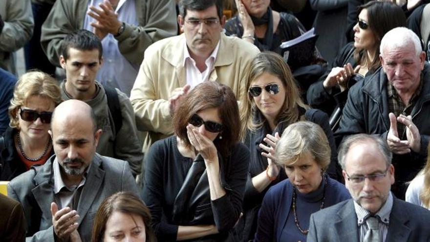 Asistentes al homenaje que la Facultad de Derecho de la Universidad de Valencia tributó hoy a Daniel Oliver.