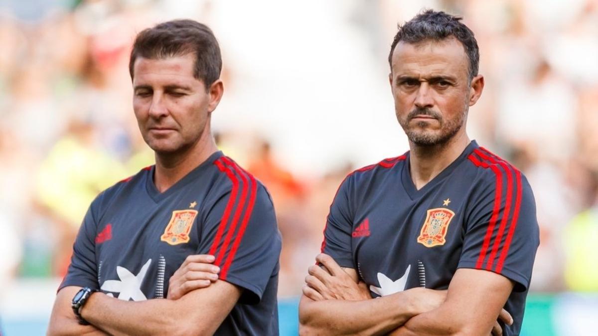 Luis enrique junto al que hasta ahora era su segundo en La Roja