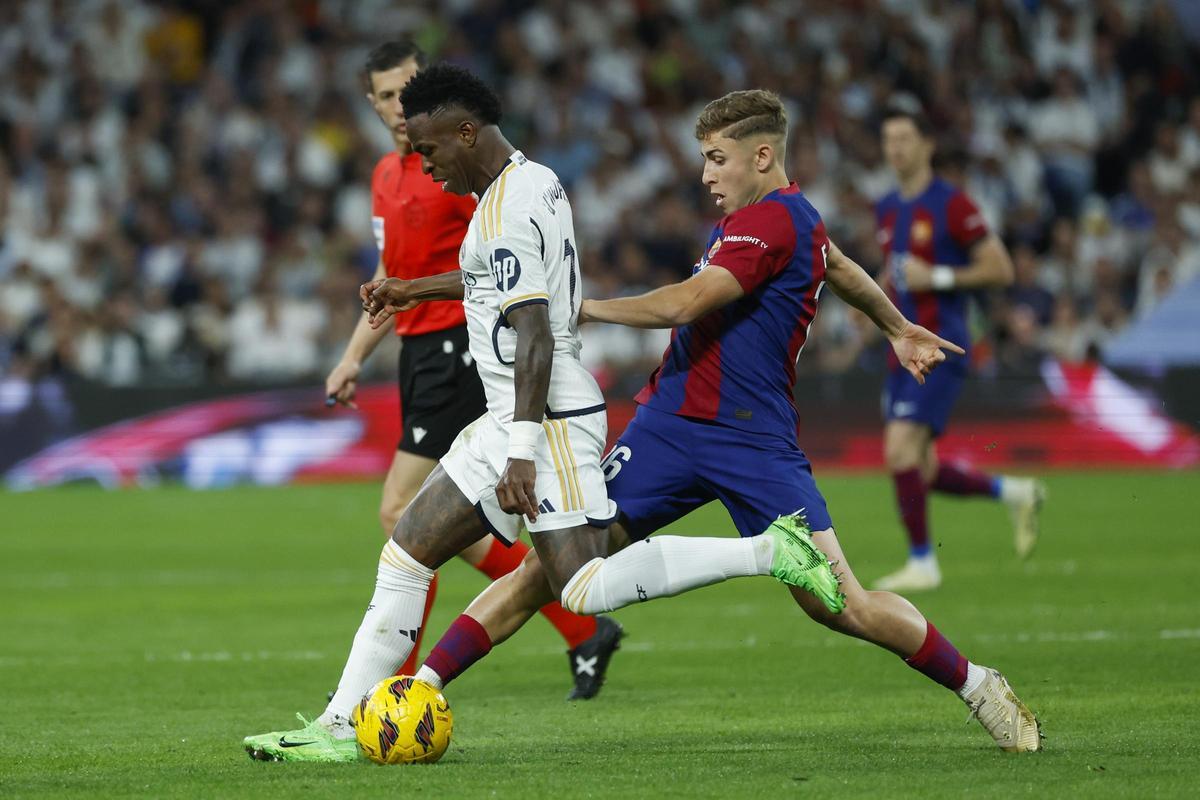 Real Madrid - FC Barcelona. Real Madrid - FC Barcelona.