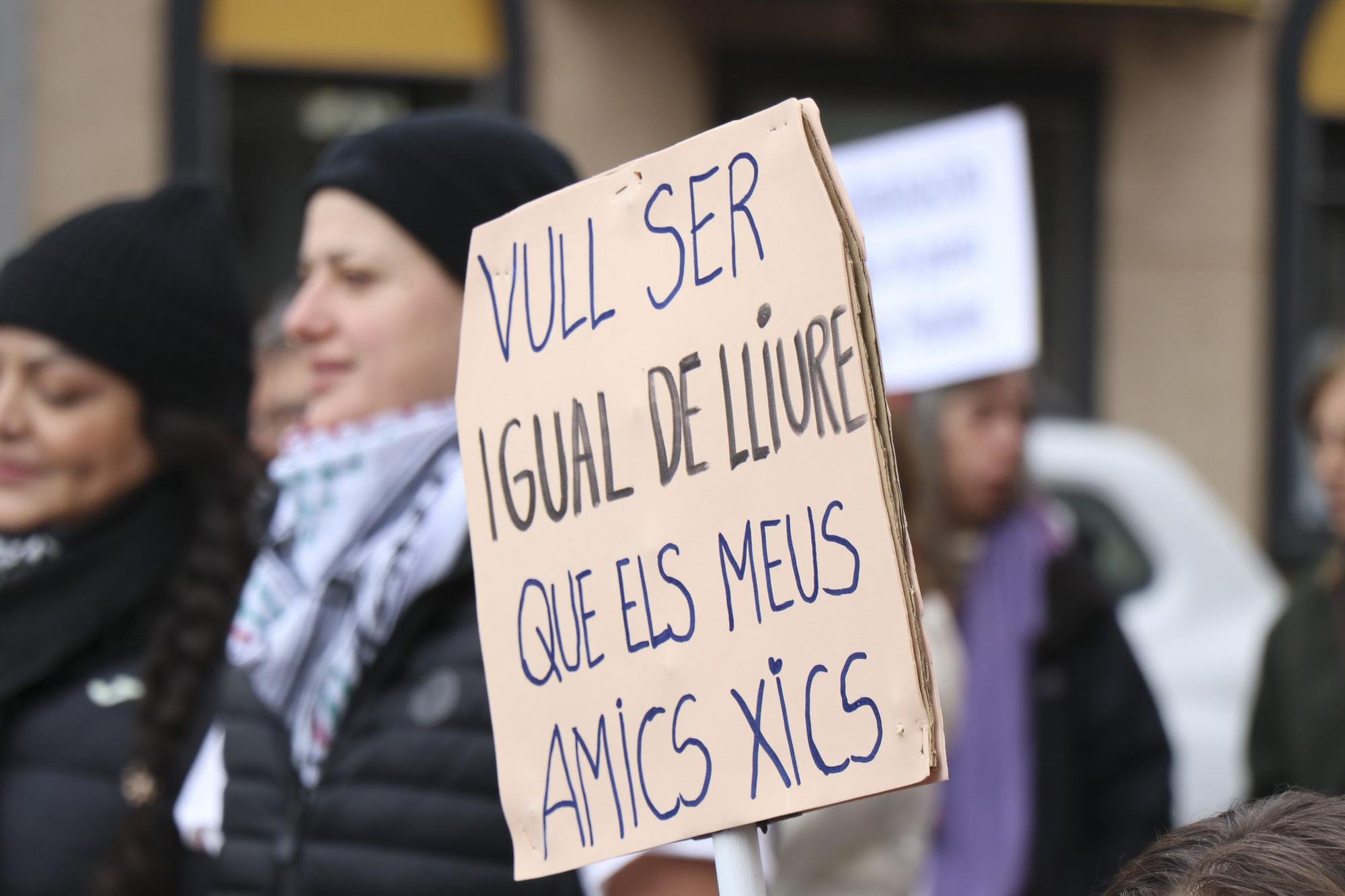 Así fue la manifestación del 8M en el Port de Sagunt