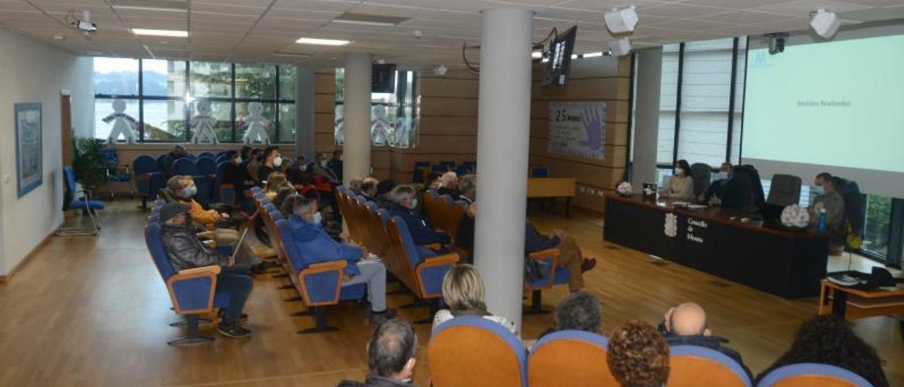 Representantes de todos los ámbitos culturales, en la asamblea de ayer. | G.N.