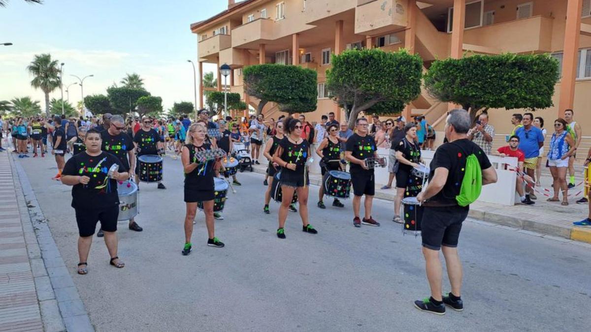 Atletismo Popular Agustín Sieres  y Pili Vázquez ganan la Volta a Peu de la playa de Tavernes