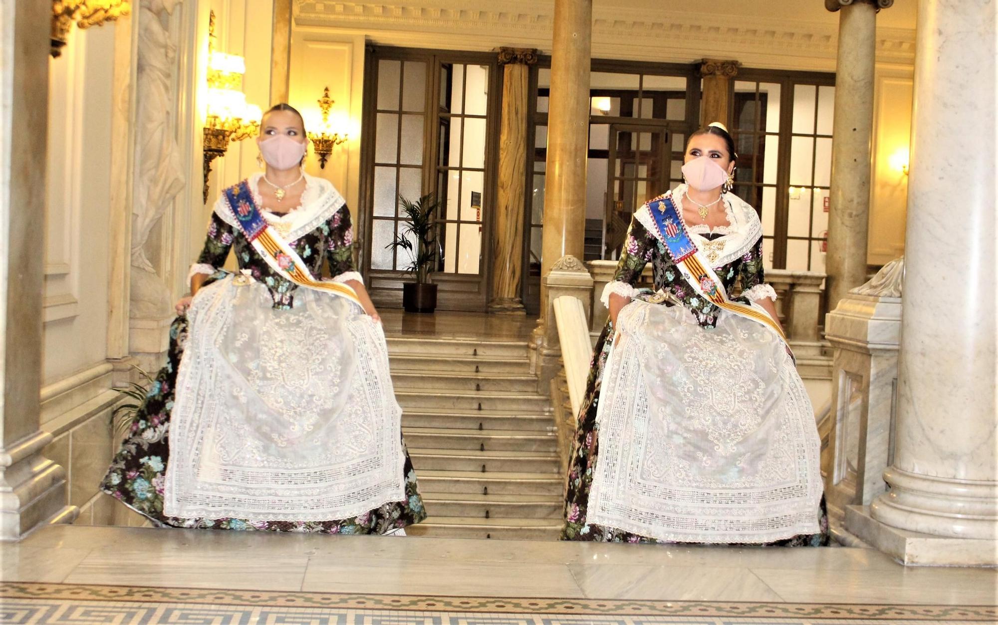 Todo preparado para la Imposición de Bandas a Falleras Mayores y Cortes de 2021