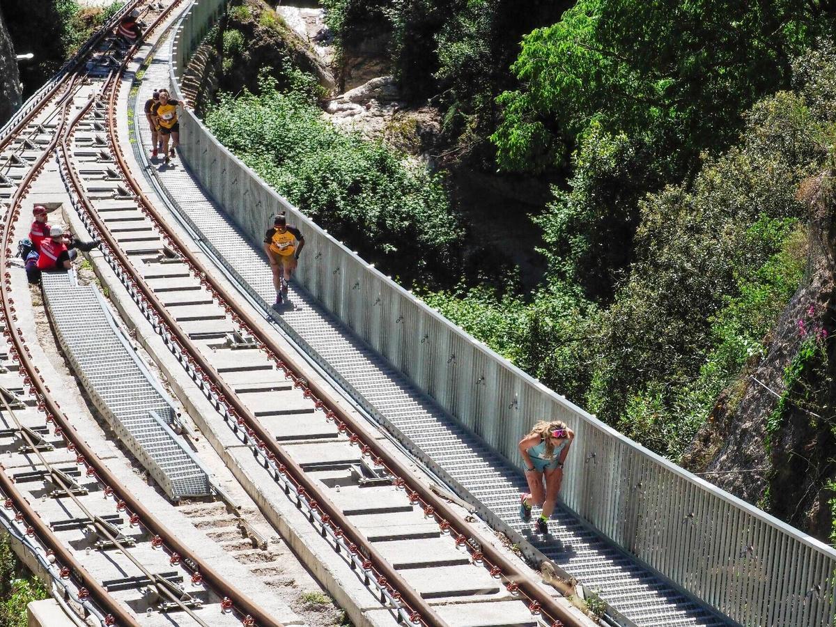 Les millors fotos de la vuitena edició de la Cursa Vertical de Montsrerat 2026