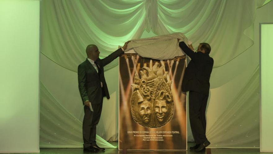 Alberto Ayerbe y José Carlos Baños, de Intercazia, presentado la gala de 2015