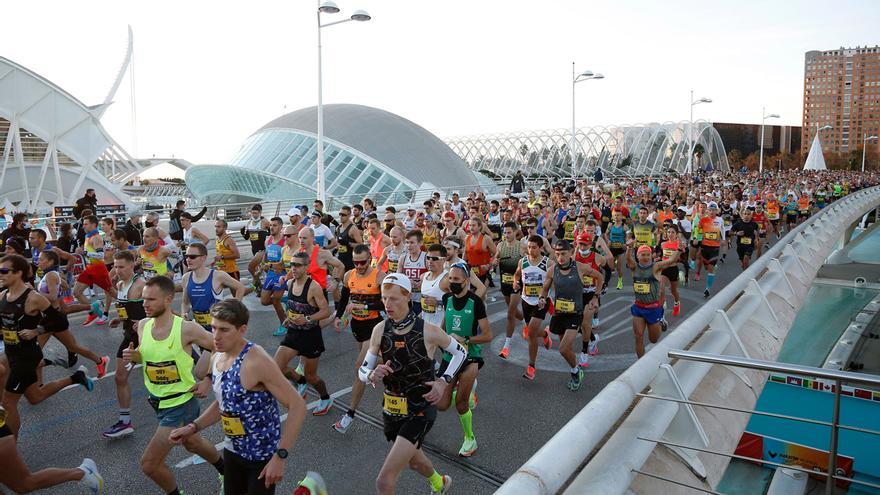 Cómo afrontar el maratón de Valencia sin lesionarse: Consejos del Dr. Eduardo Sánchez Alepuz