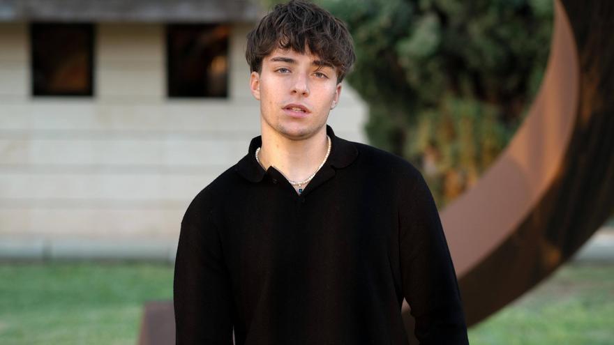 Izan Llunas, cantante de Ibiza, presenta '¿Qué vas a hacer?', la canción con la que competirá en el Benidorm Fest