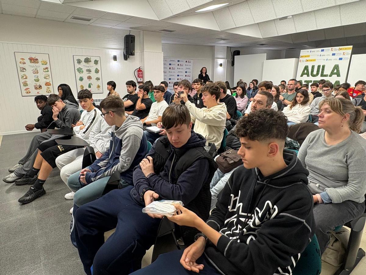 Público asistente a la primera jornada del orgullo rural.