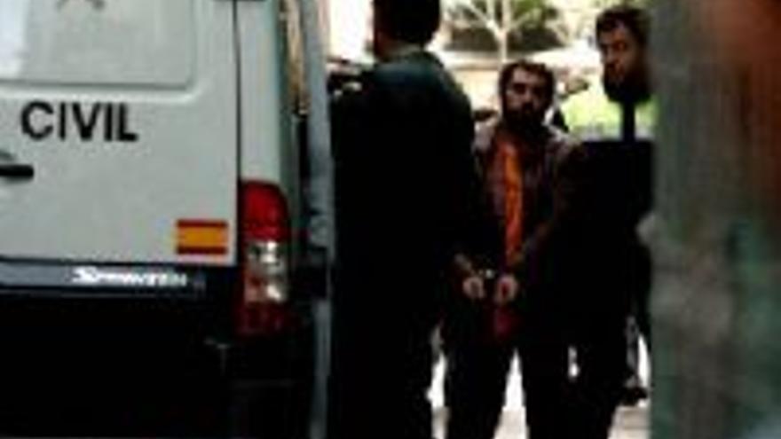 Cinco detenidos en una redada de droga que iba a San Lázaro
