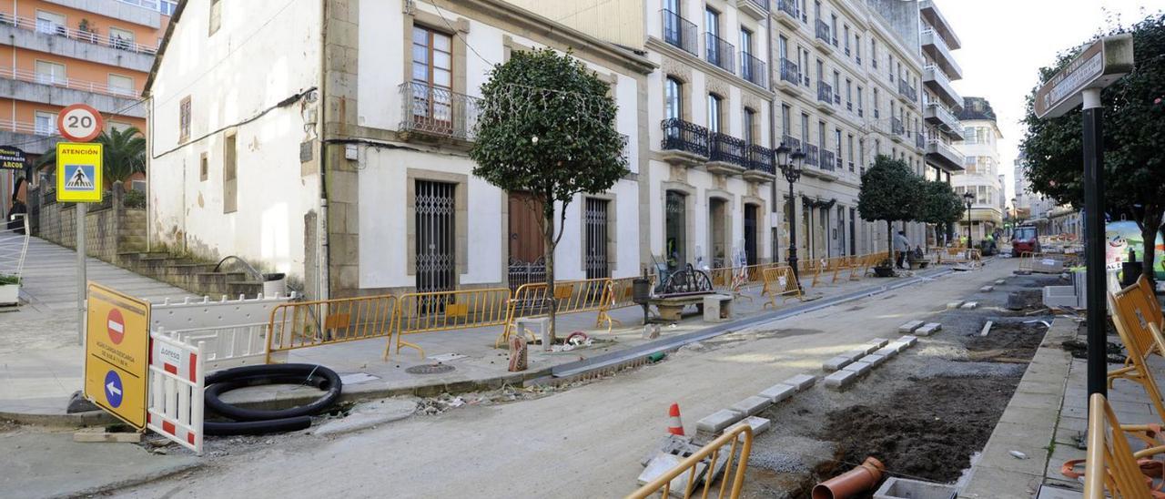 Estado actual de la intervención en la calle Principal de Lalín. |  // BERNABÉ/JAVIER LALÍN