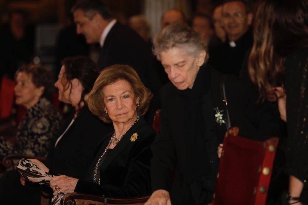 La reina Sofía asiste al concierto benéfico en la Catedral de Palma.