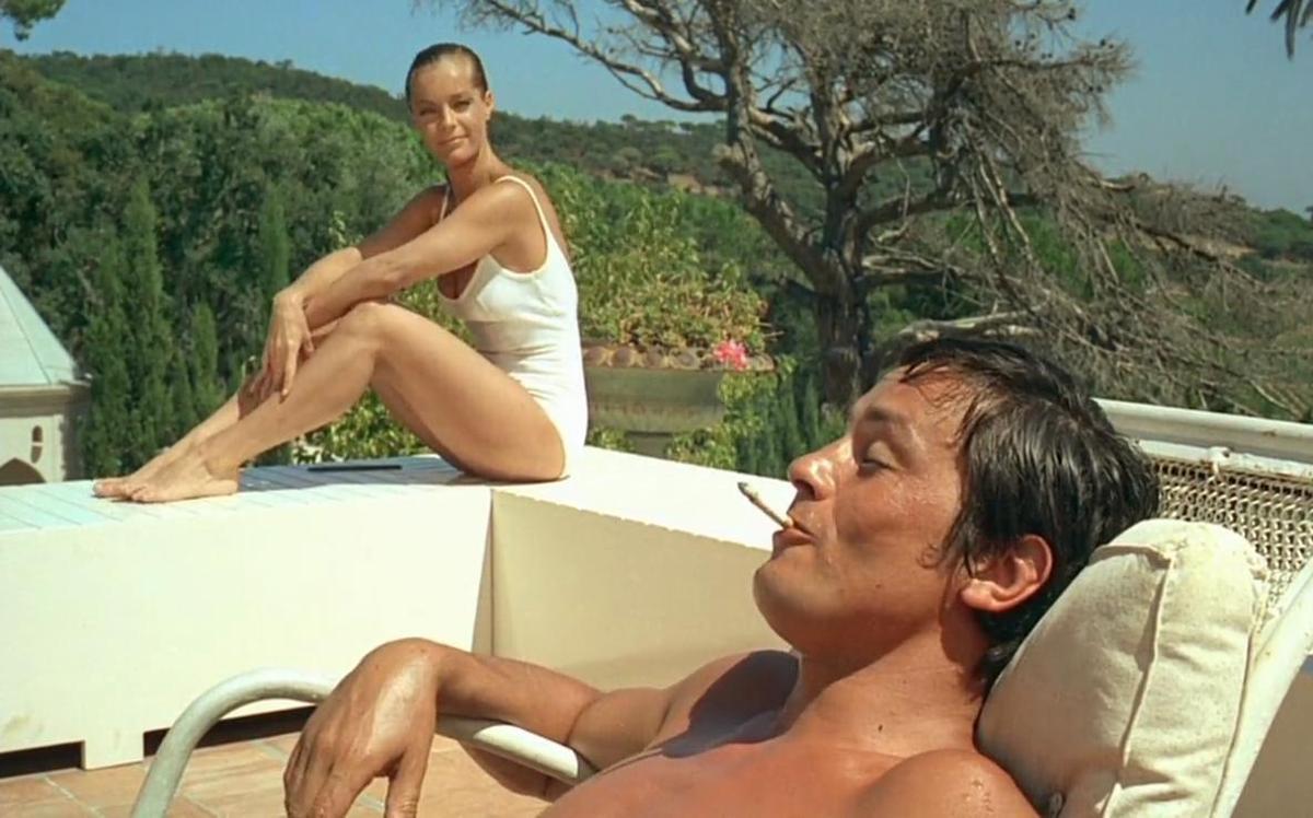 Alain Delon y Romy Schneider en una escena de "La Piscina".