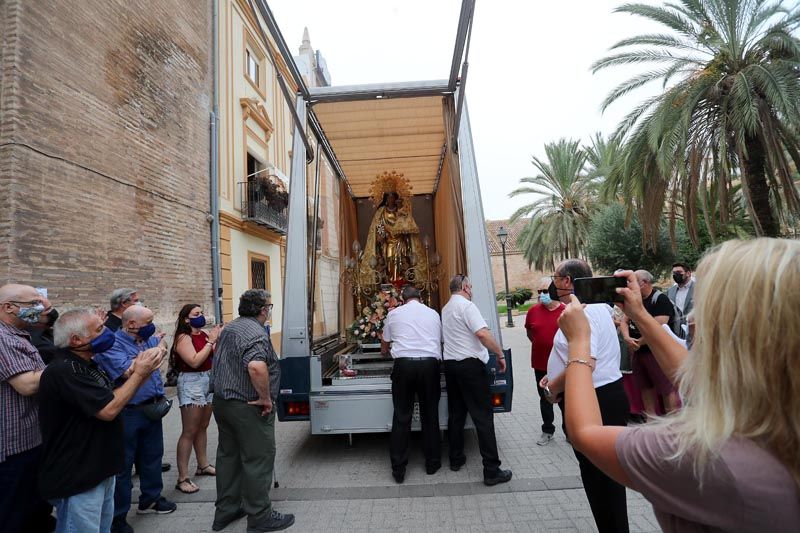 La Virgen vuelve a procesionar con público