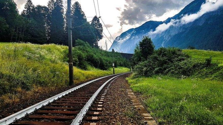 Ferrocarriles de Austria pintan los raíles de blanco contra el calor