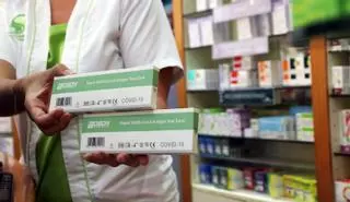 Los contagios y las cenas de Navidad agotan los test de antígenos en las farmacias