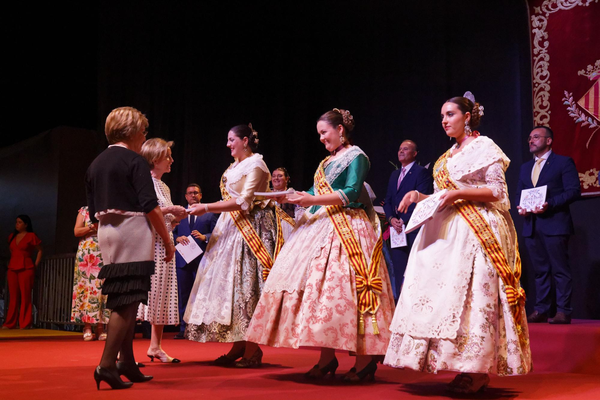 Homenaje 75 aniversario de reina y damas de fiestas de Vila-real