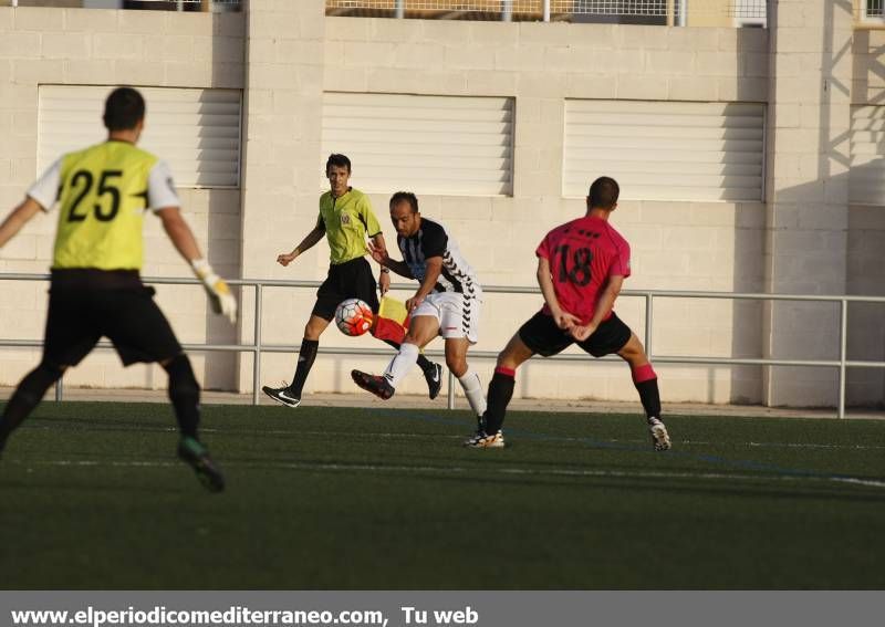 GALERÍA DE FOTOS -- El CD Castellón calienta motores frente al Almazora