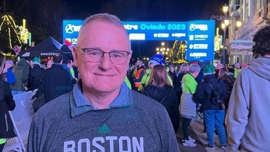 Diego Canga, en la línea de meta de la «San Silvestre» de Oviedo.