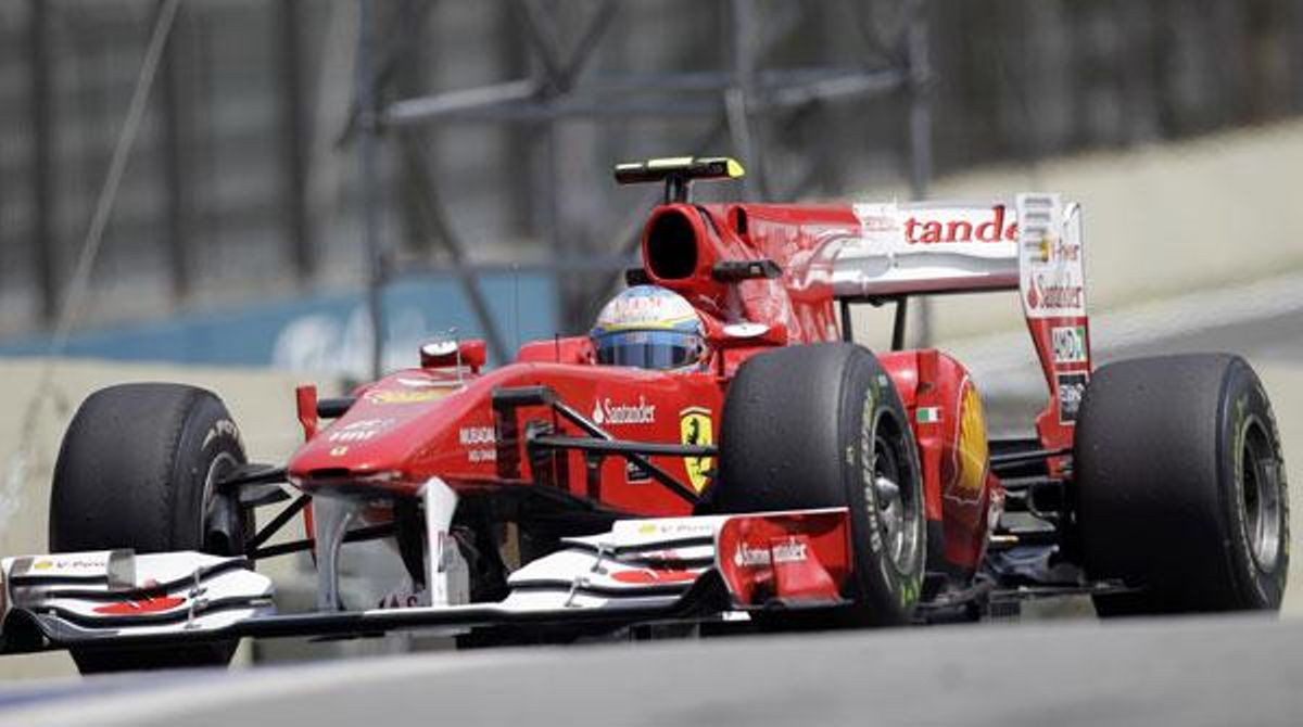 El pilot asturià ja va aconseguir a Interlagos els dos títols anteriors.