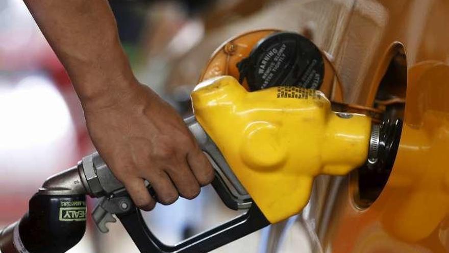 Un surtidor de carburante de una estación de servicio.