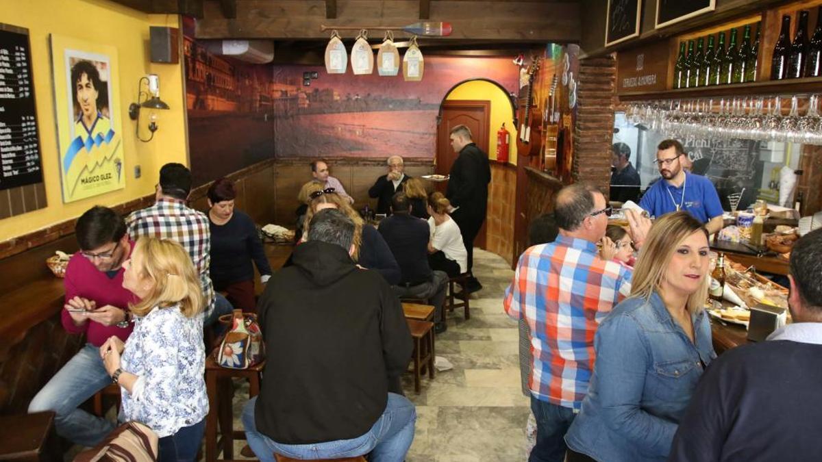 Interior de la taberna Er Pichi de Cai