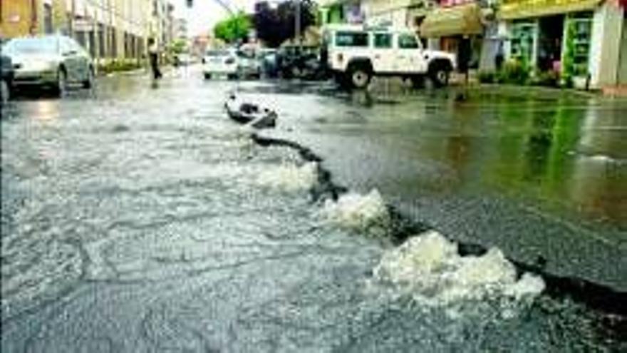 La lluvia provoca inundaciones y balsas de agua