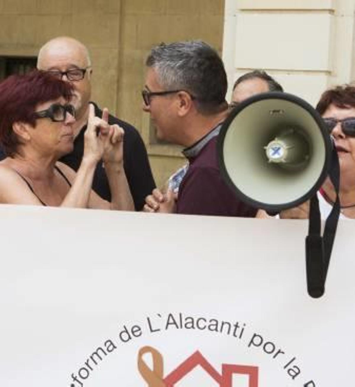 Rapapolvo de los pensionistas a Marcos