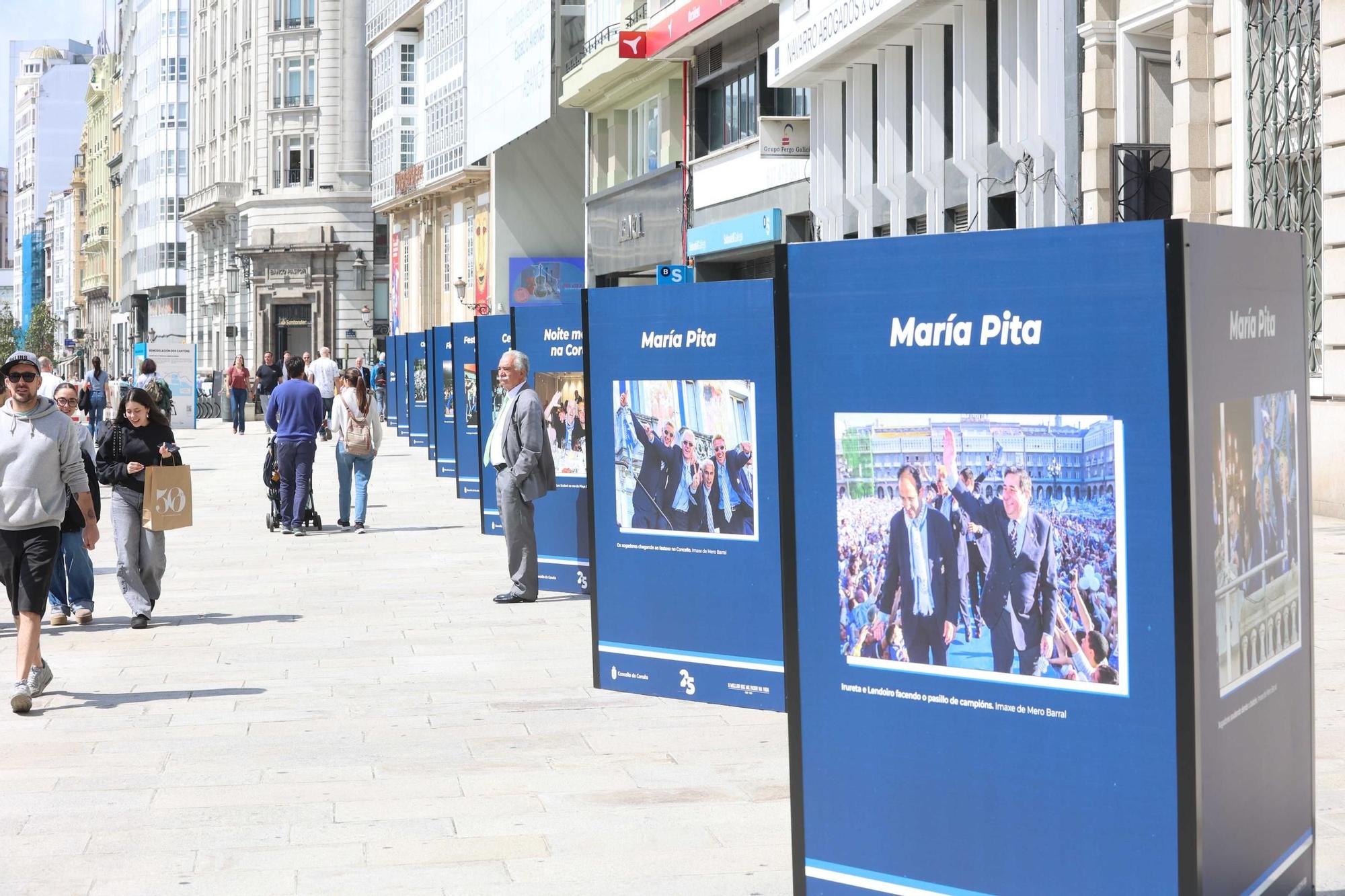 Exposición en el Obelisco por el 25 aniversario de la Liga que ganó el Dépor