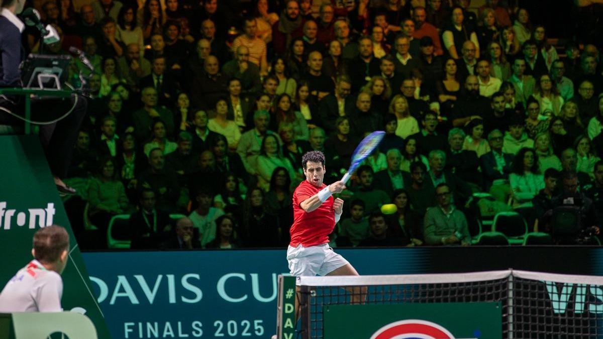 Munar golpea de derecha ante Cobolli.