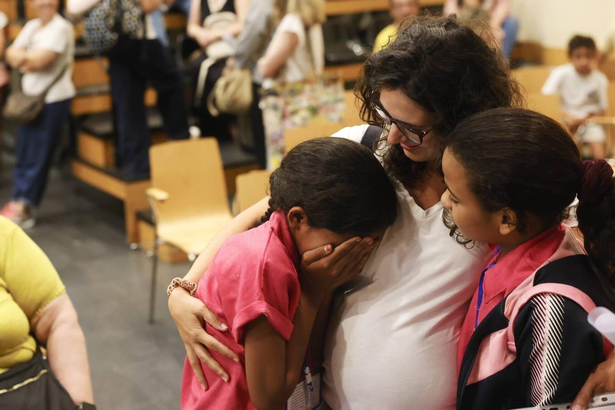 Recepción en Avilés de los niños saharauis del programa Vacaciones en paz