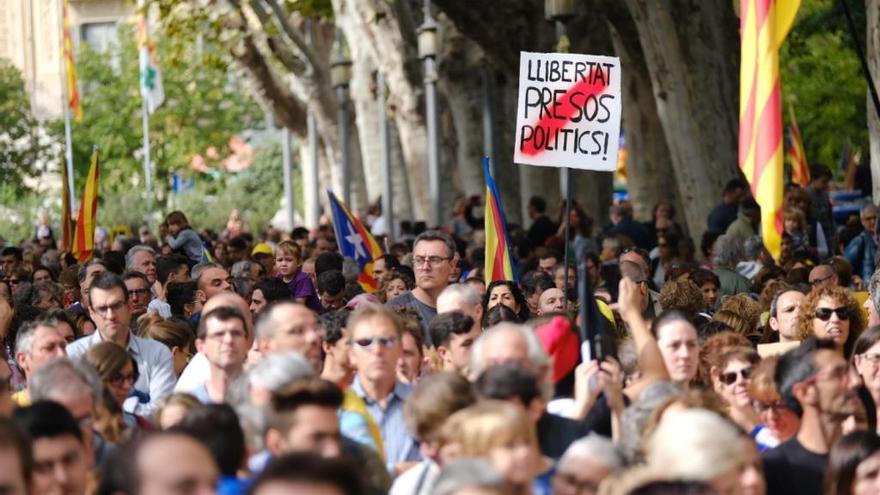 La Rambla de Figueres plena a vessar.