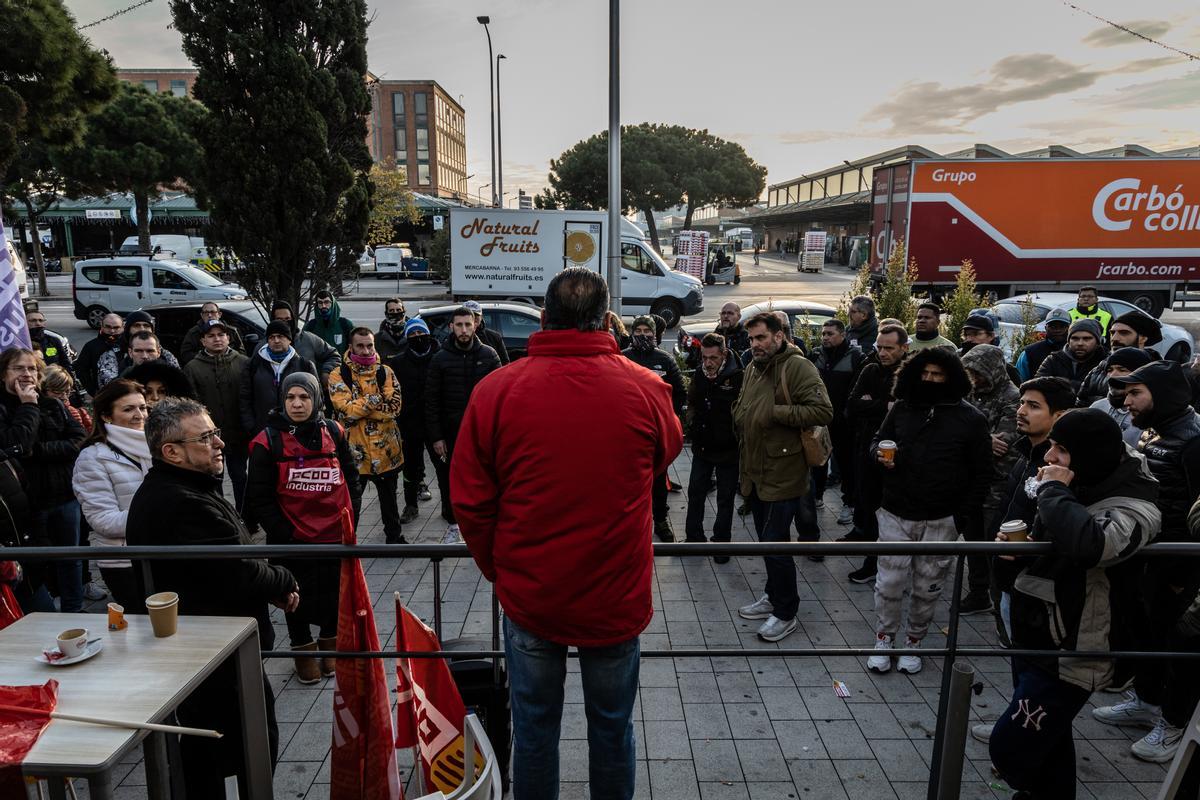 Nueva jornada de huelga en Mercabarna en las empresas de frutas y verduras