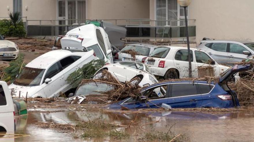 Vecinos de Sant Llorenç (Mallorca) graban las fuertes inundaciones, que dejan 4 muertos