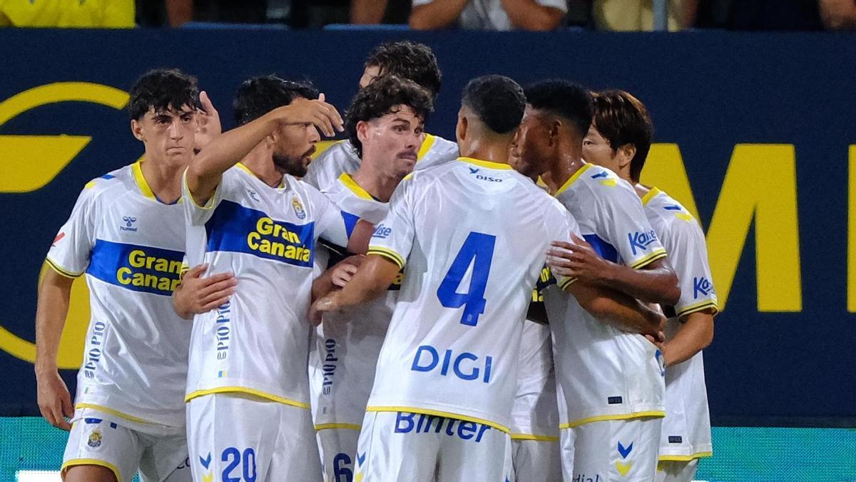 La UD Las Palmas encuentra el camino y Valentín Pezzolesi vale un Carranza