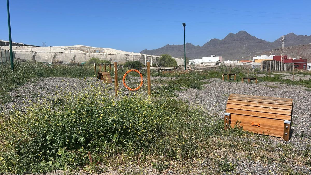 La zona canina, que está acabada pero sin poder usarse.